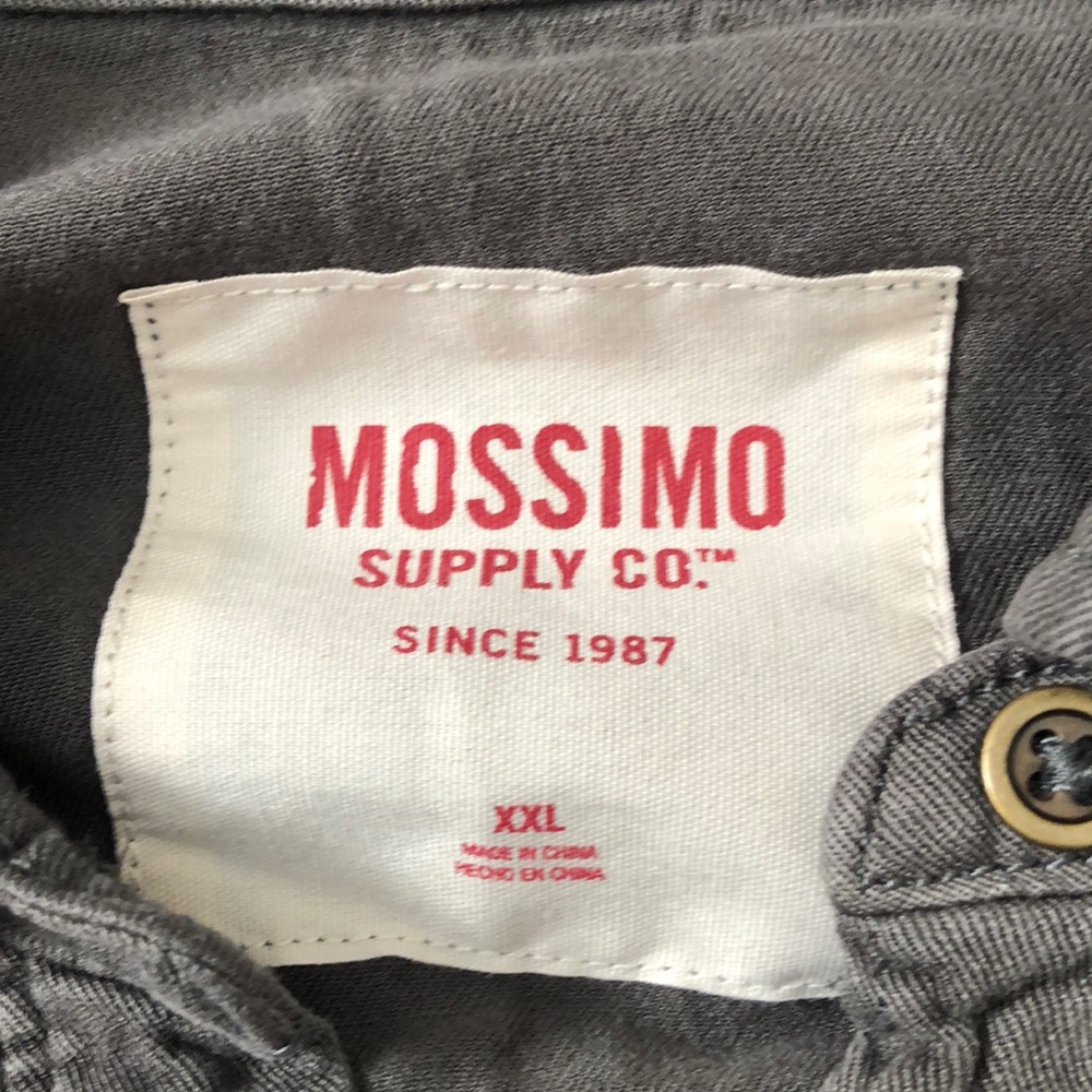 Mossimo button down - Picture 2 of 2